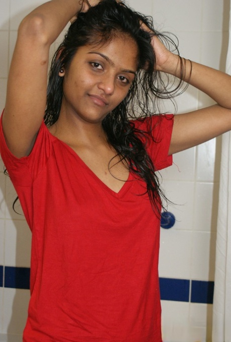 Divya Yogesh nude star images