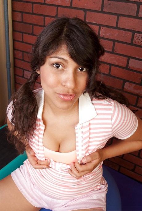 Laurie Vargas star adult photos