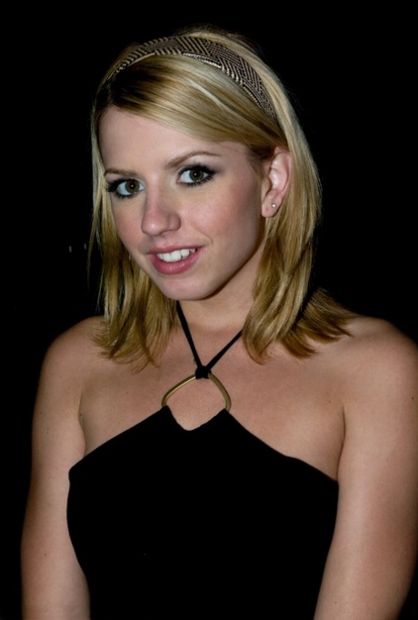 Lexi Belle nice model photo