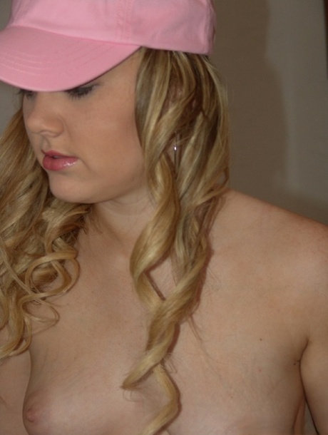 Amber Peach model free pics