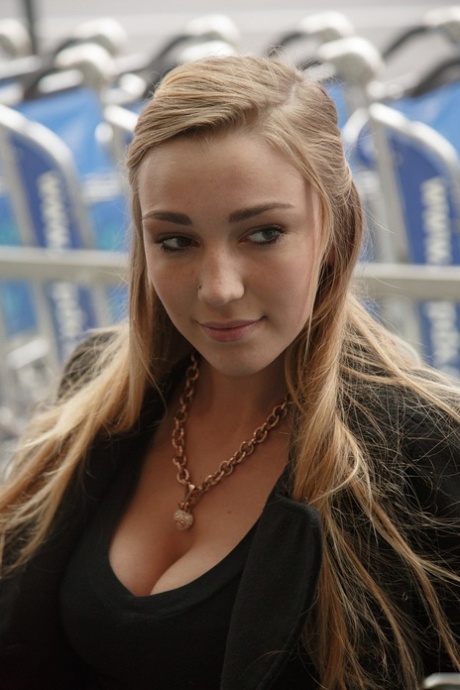 Kendra Sunderland sex star image