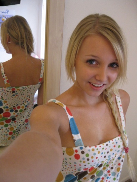 Elle Blue star adult photos